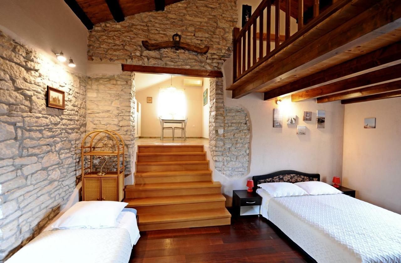 Apartment Paola Rakalj Exterior foto